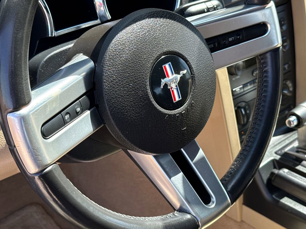 Used 2007 Ford Mustang Deluxe image 29