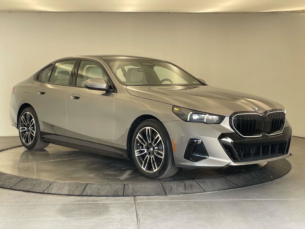 New 2027 BMW 550e xDrive w/ Executive Package AWD/4WD image 7