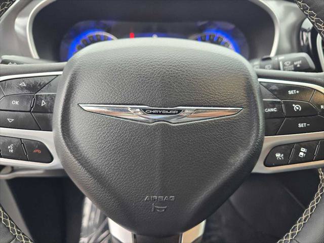Used 2025 Chrysler Pacifica Select FWD image 23