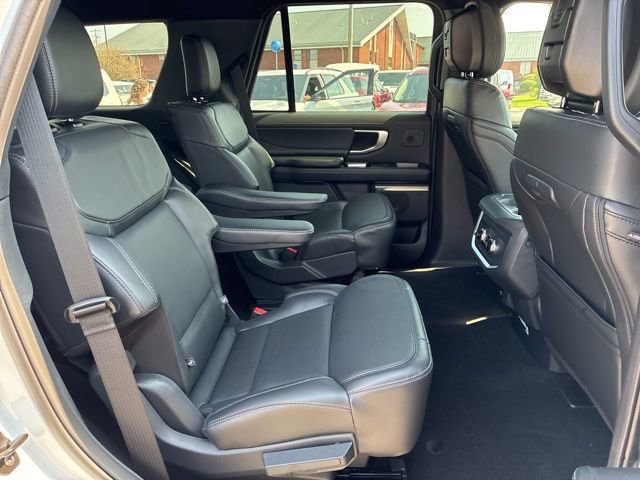 New 2026 Ford Expedition Platinum w/ Stealth Performance Package image 33