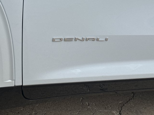 New 2027 GMC Acadia Denali Ultimate w/ LPO, Floor Liner Package AWD/4WD image 16