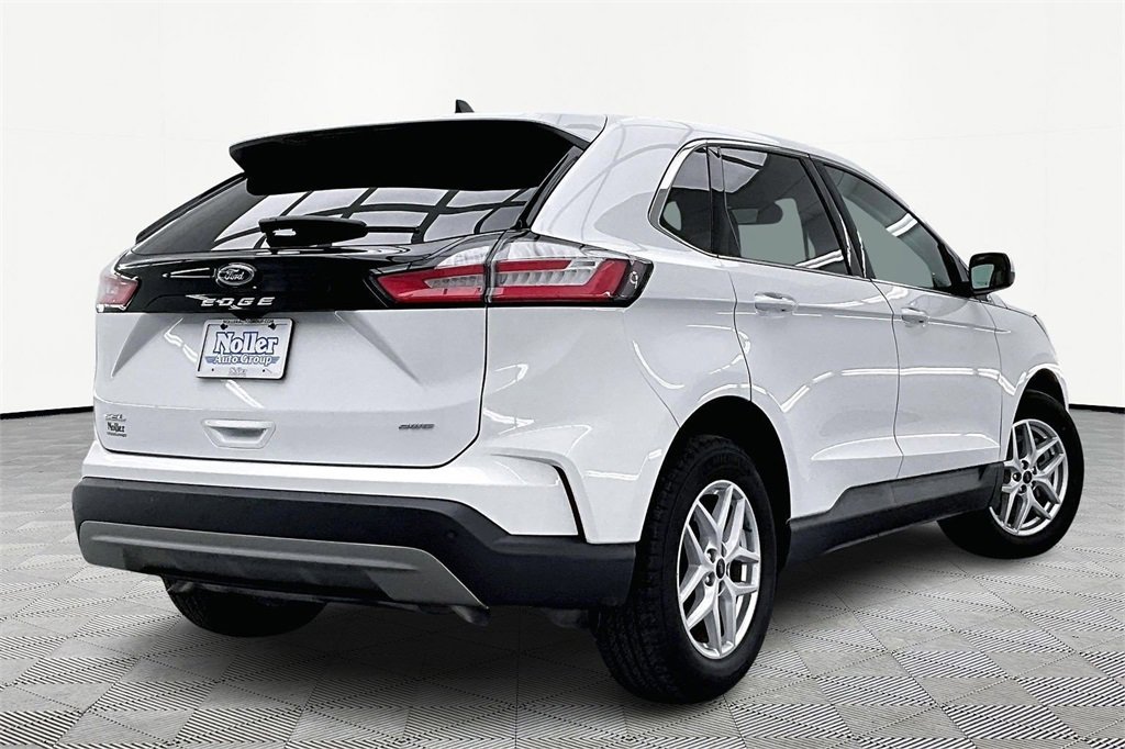 Used 2024 Ford Edge SEL w/ Convenience Package image 2