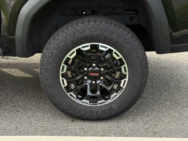 Used 2026 GMC Canyon AT4 AWD/4WD image 11