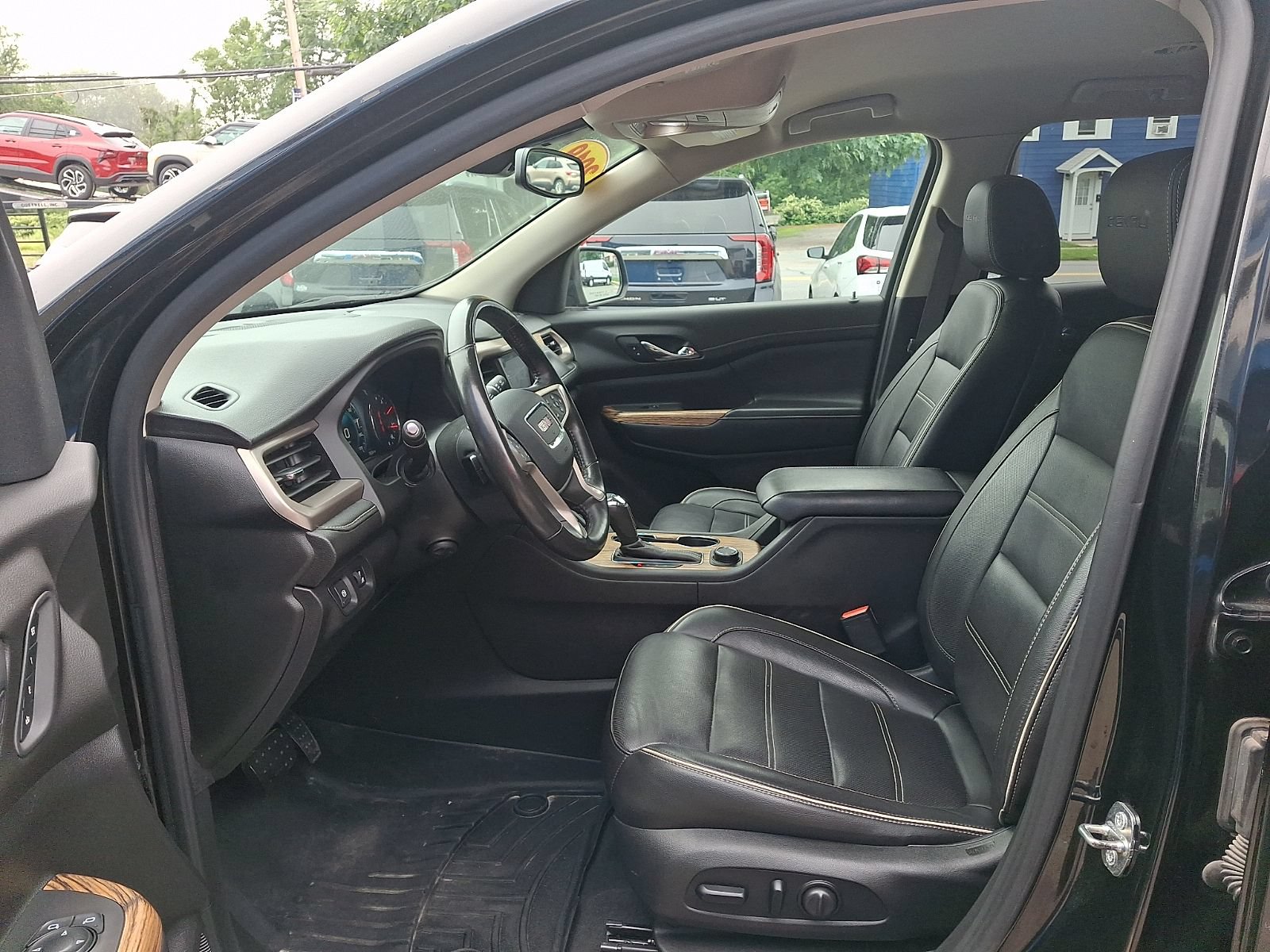 Used 2019 GMC Acadia Denali w/ Technology Package AWD/4WD image 14