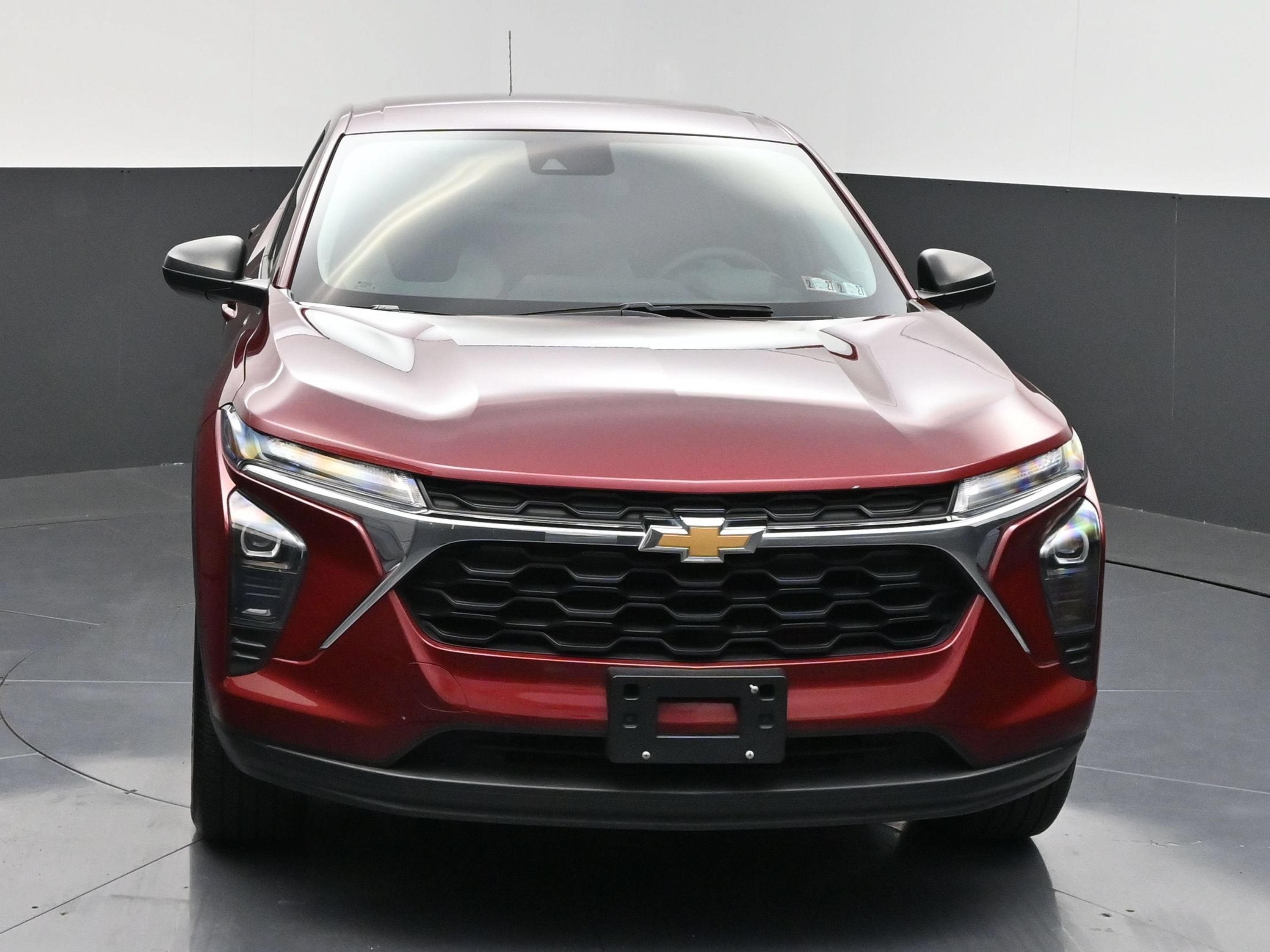 Certified 2024 Chevrolet Trax LS w/ Driver Confidence Package FWD image 2