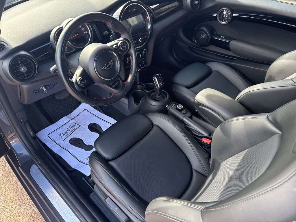 Used 2020 MINI Cooper S w/ Premium Package image 9