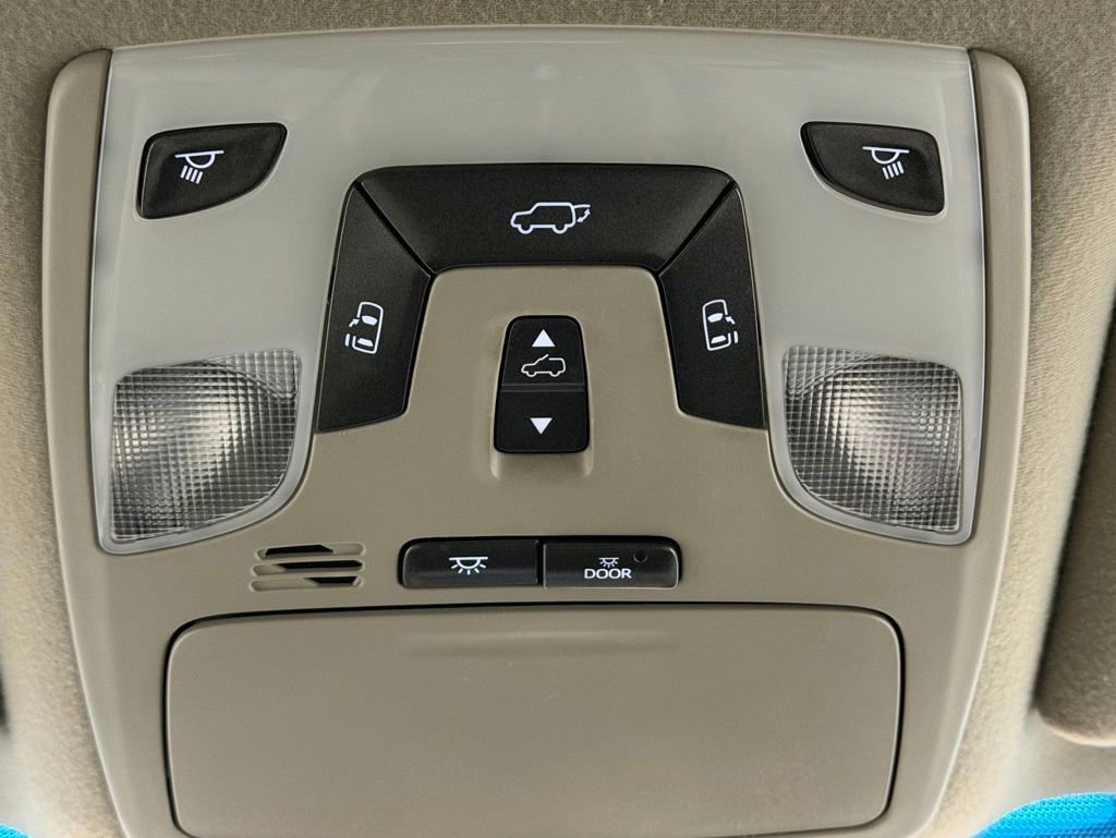 Used 2014 Toyota Sienna XLE image 26