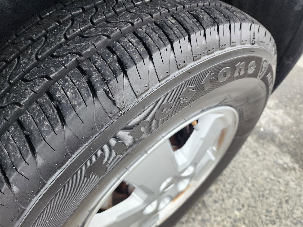 Used 2010 Ford Escape XLT image 29