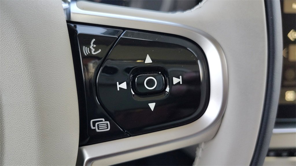 New 2026 Volvo XC90 B6 Ultra image 16