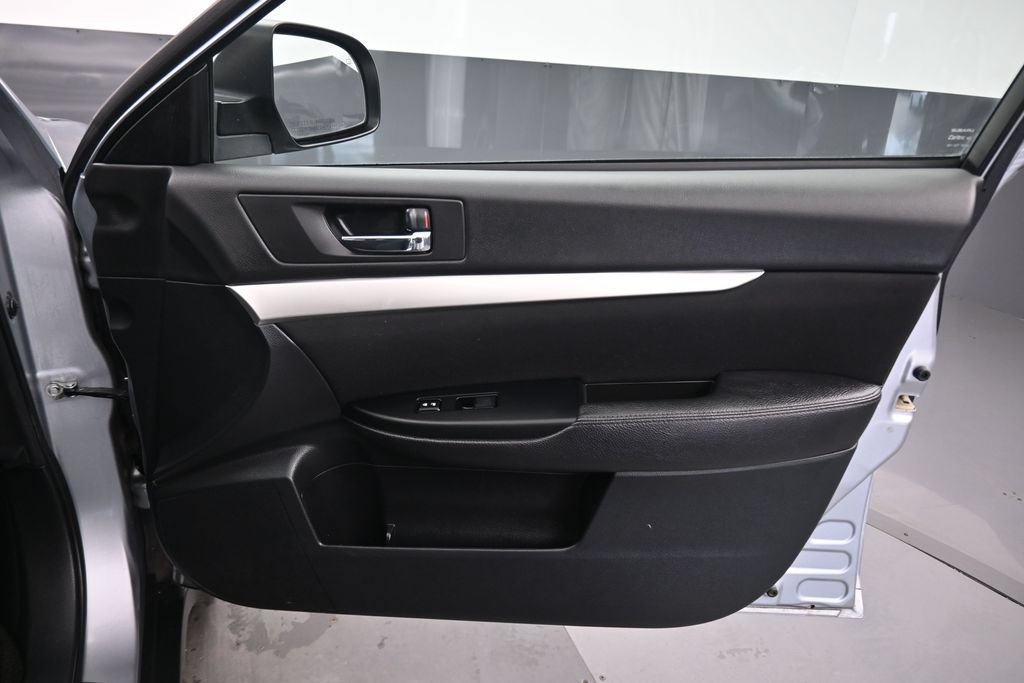 Used 2012 Subaru Outback 2.5i AWD/4WD image 36