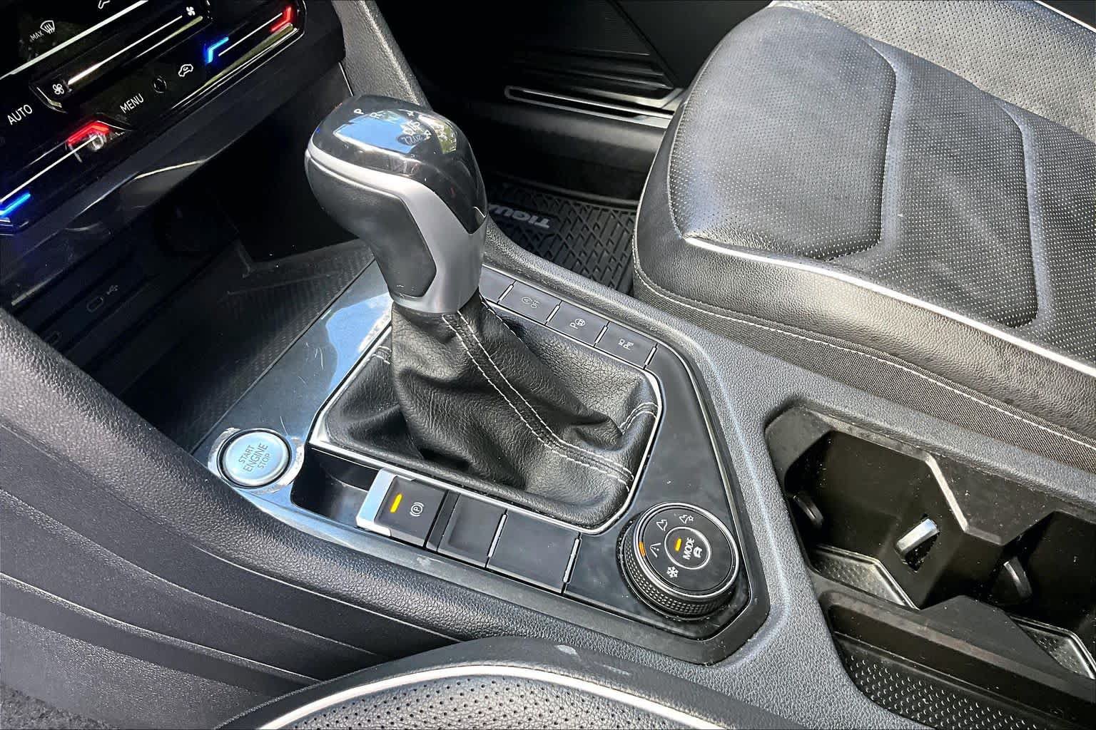 Used 2022 Volkswagen Tiguan SEL R-Line AWD/4WD image 17