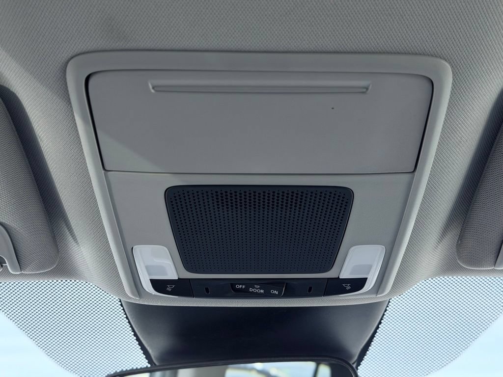 Used 2023 Honda Pilot LX image 43