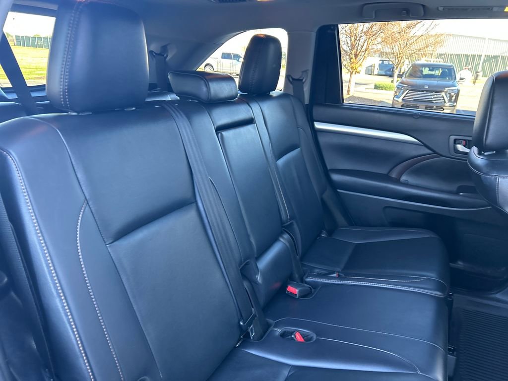 Used 2019 Toyota Highlander XLE image 30