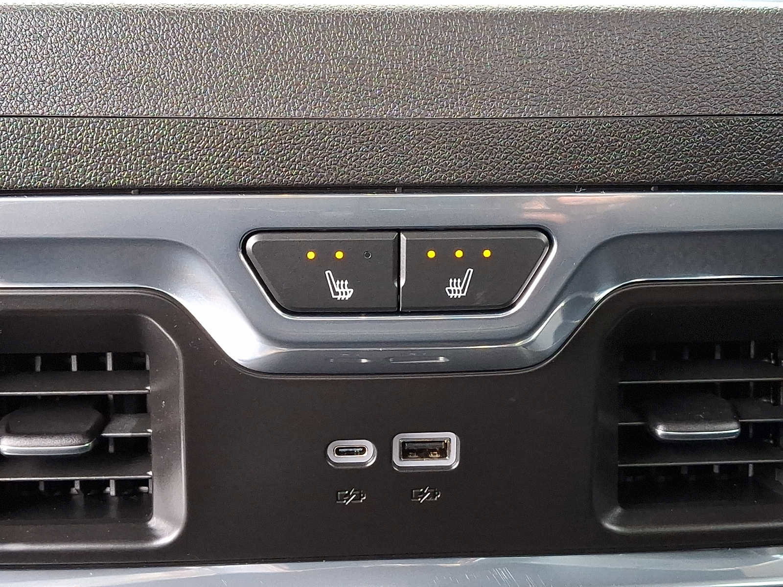 Certified 2024 GMC Sierra 3500 Denali w/ Denali Reserve Package image 11