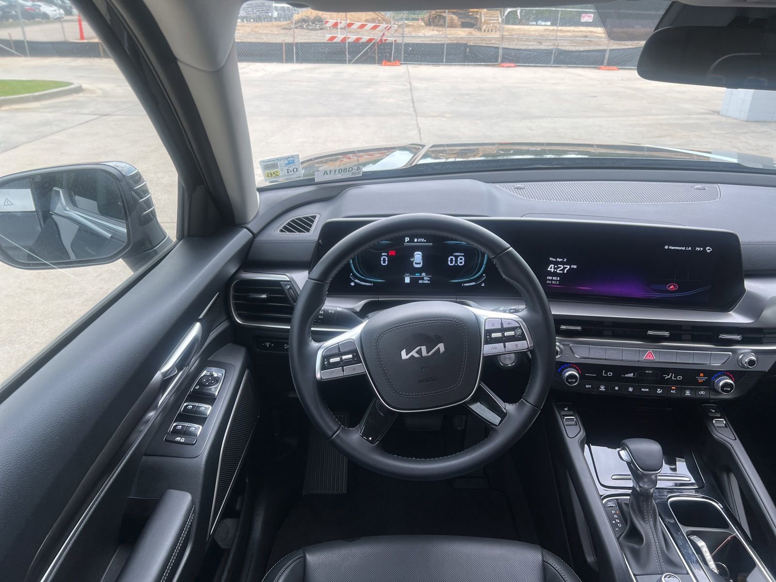 Used 2025 Kia Telluride S FWD image 11