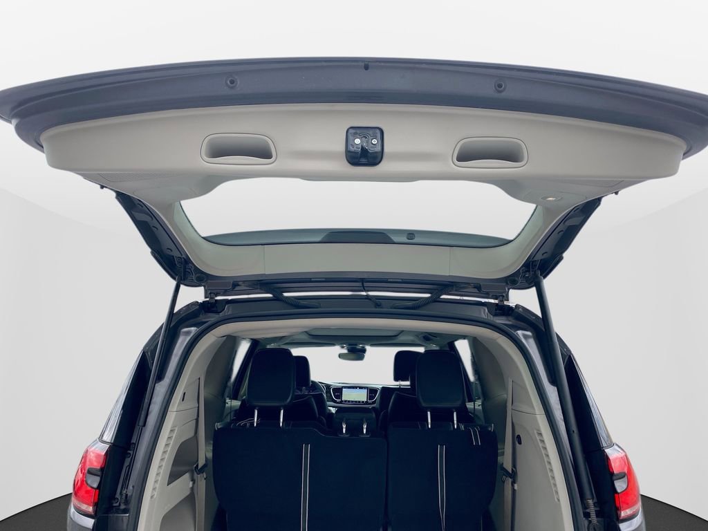 Used 2023 Chrysler Pacifica Limited w/ Trailer Tow Group image 39