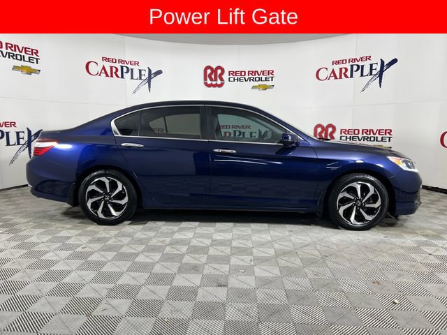Used 2017 Honda Accord EX-L image 10