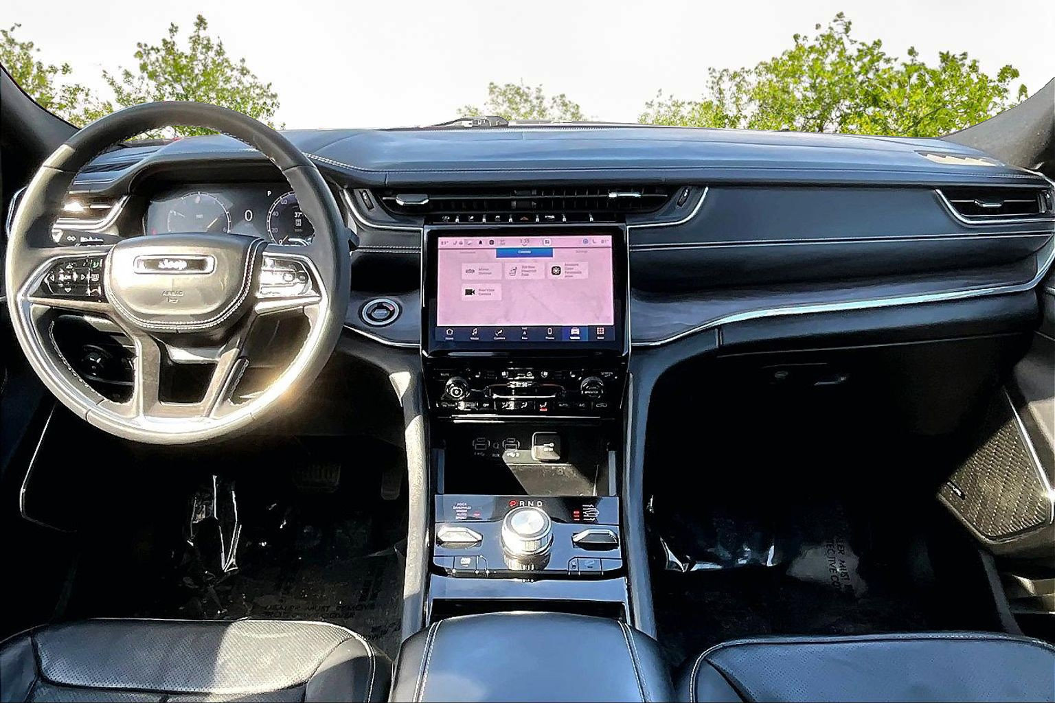 Used 2024 Jeep Grand Cherokee L Overland image 16