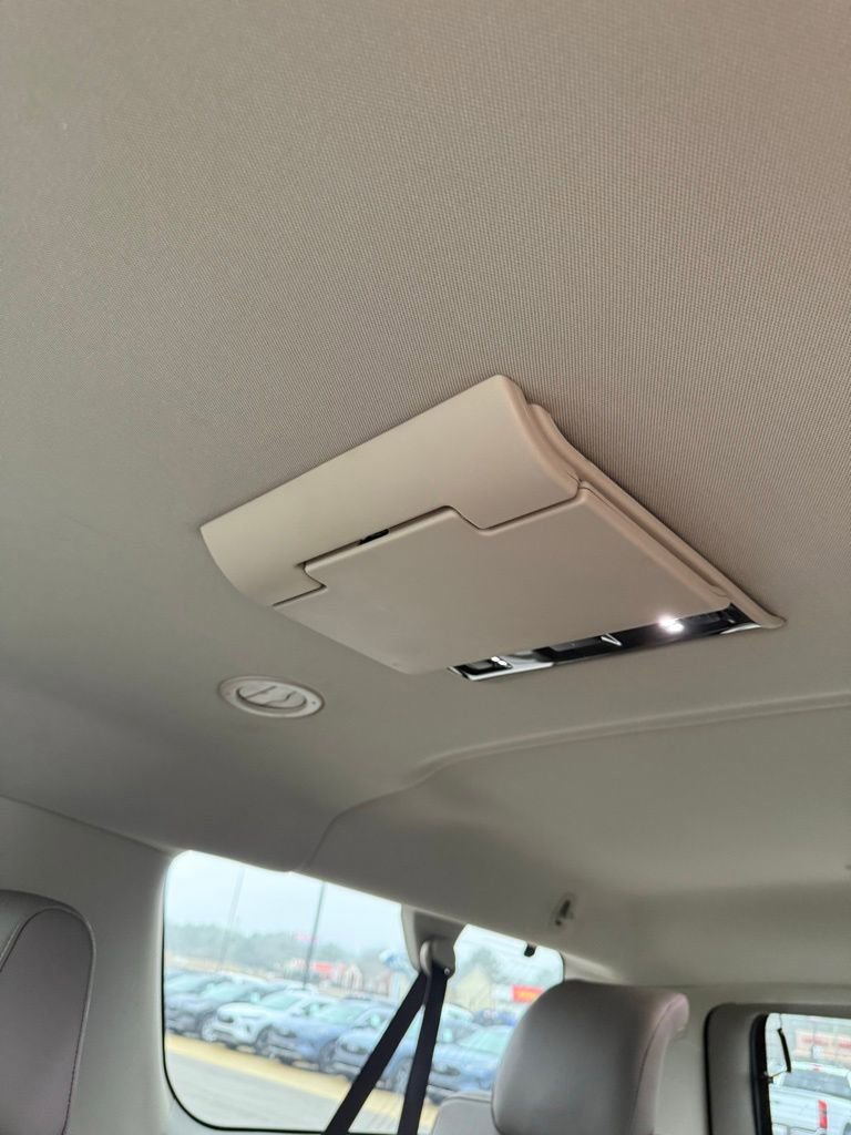 Used 2020 GMC Yukon XL SLT w/ Premium Edition image 14