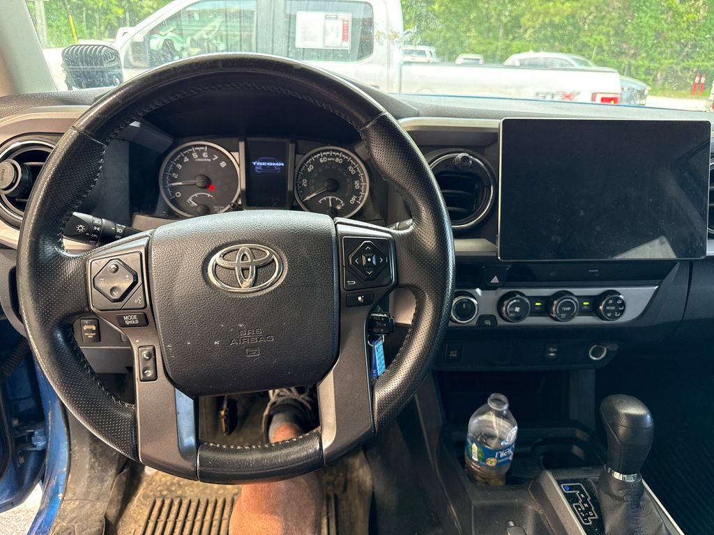 Used 2017 Toyota Tacoma SR5 AWD/4WD image 13