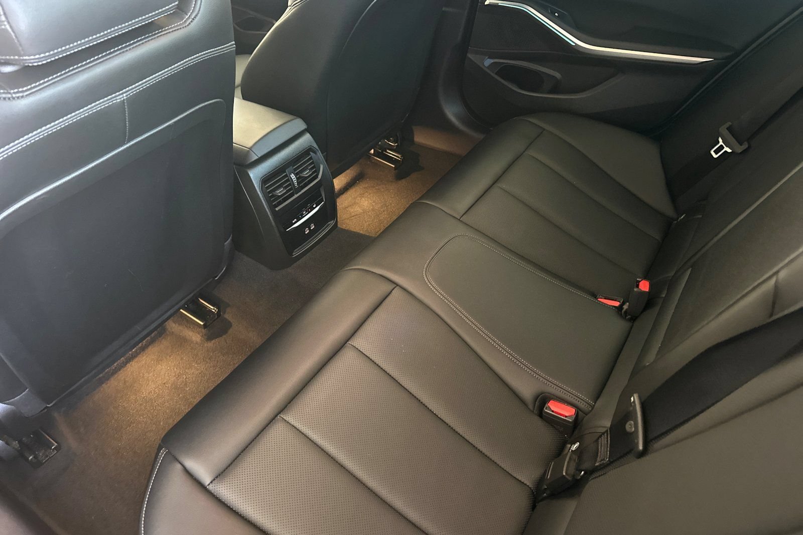 Used 2024 BMW 330e RWD image 12