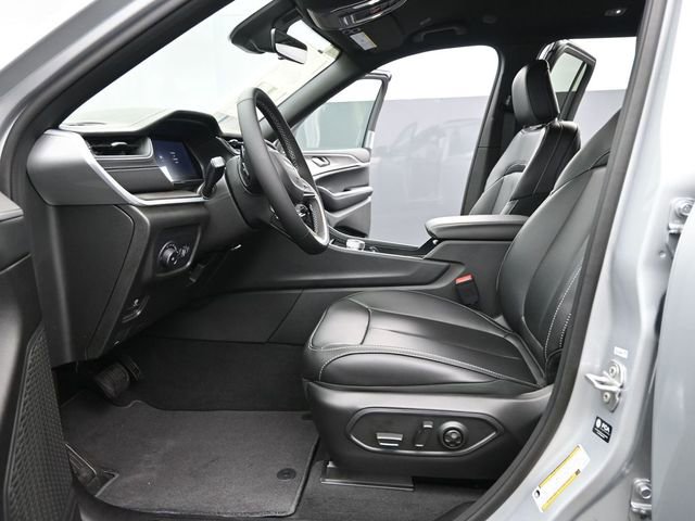 New 2025 Jeep Grand Cherokee L Limited w/ Black Appearance Package image 10