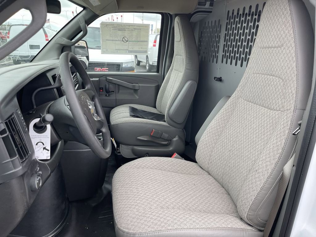 New 2026 Chevrolet Express 2500 Extended w/ Driver Convenience Package image 7