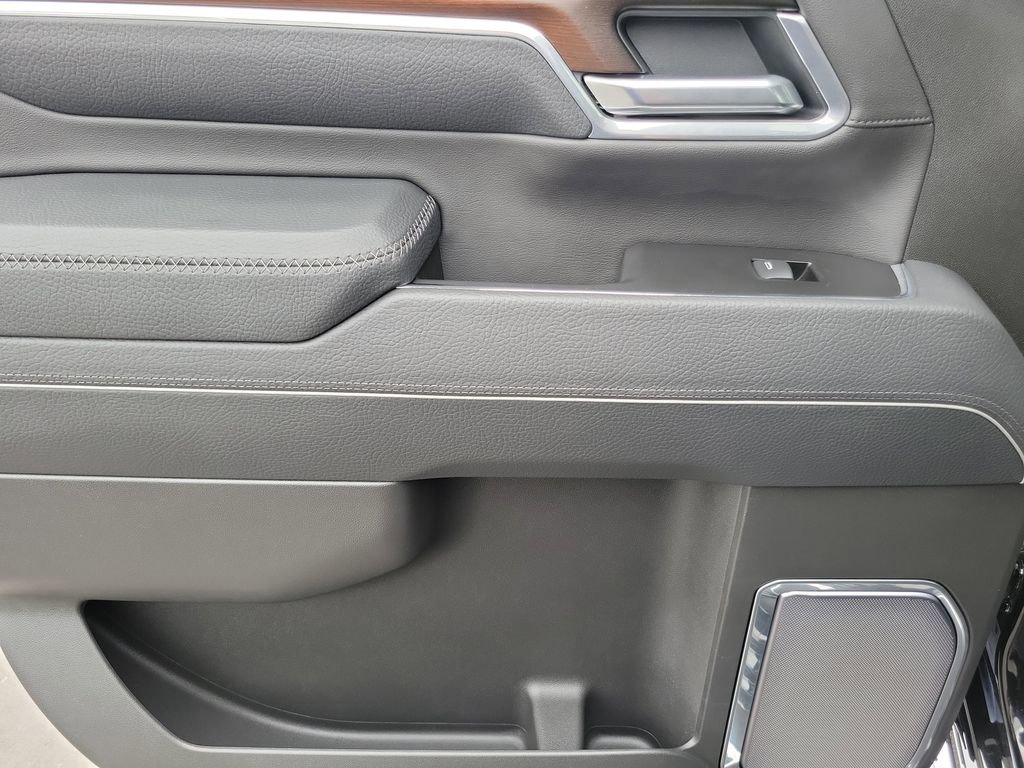 Used 2025 GMC Sierra 2500 Denali w/ Denali Reserve Package image 14