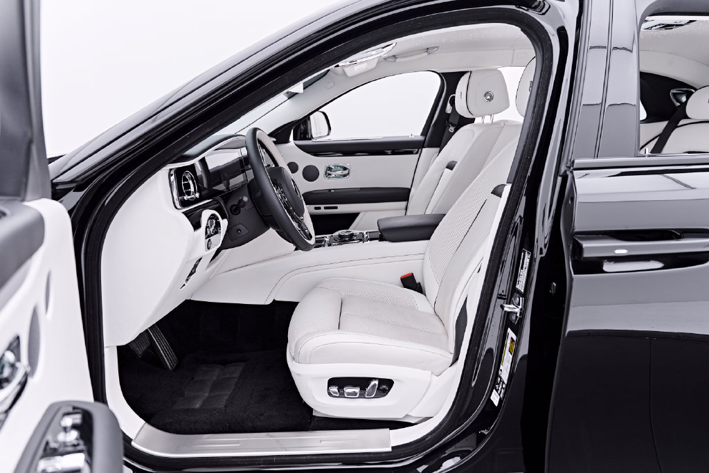 Used 2026 Rolls-Royce Ghost AWD/4WD image 59