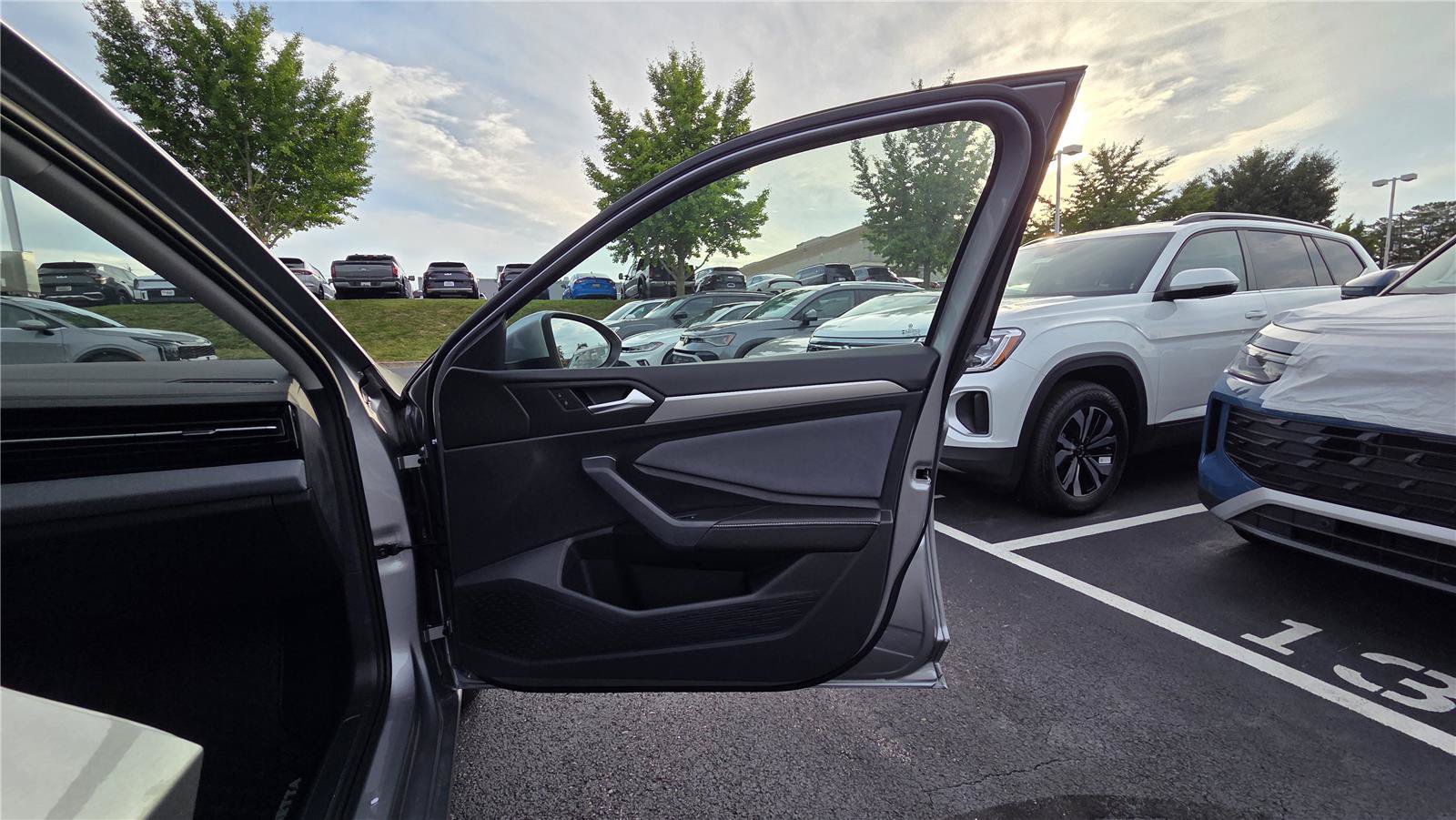 New 2026 Volkswagen Jetta SE FWD image 29