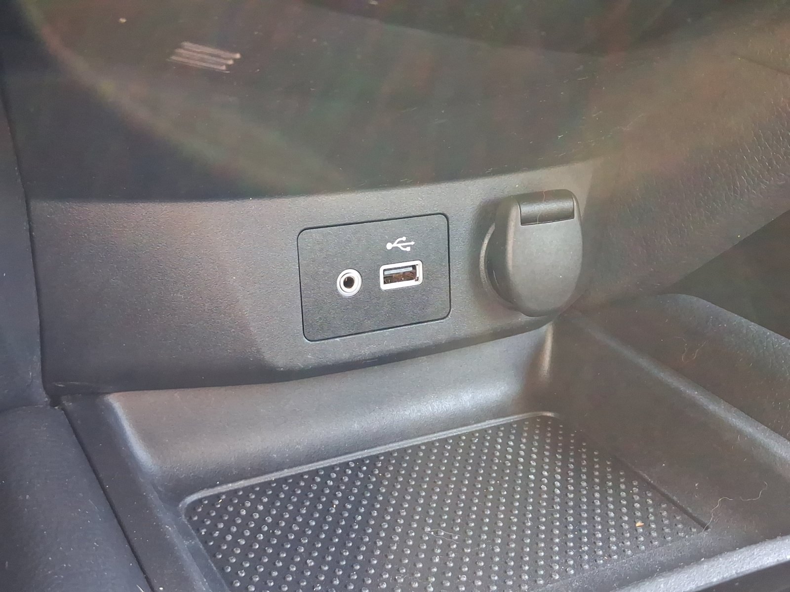 Used 2019 Nissan Rogue SV AWD/4WD image 29