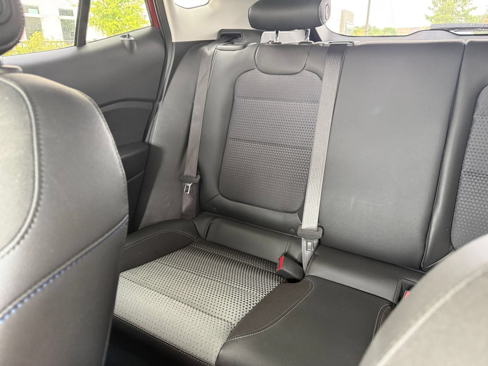 Used 2025 Chevrolet Trax LT FWD image 39