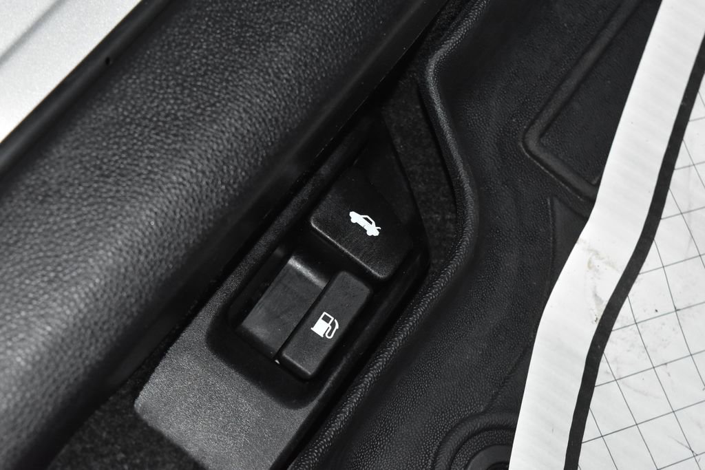 Used 2022 Toyota Corolla LE FWD image 7