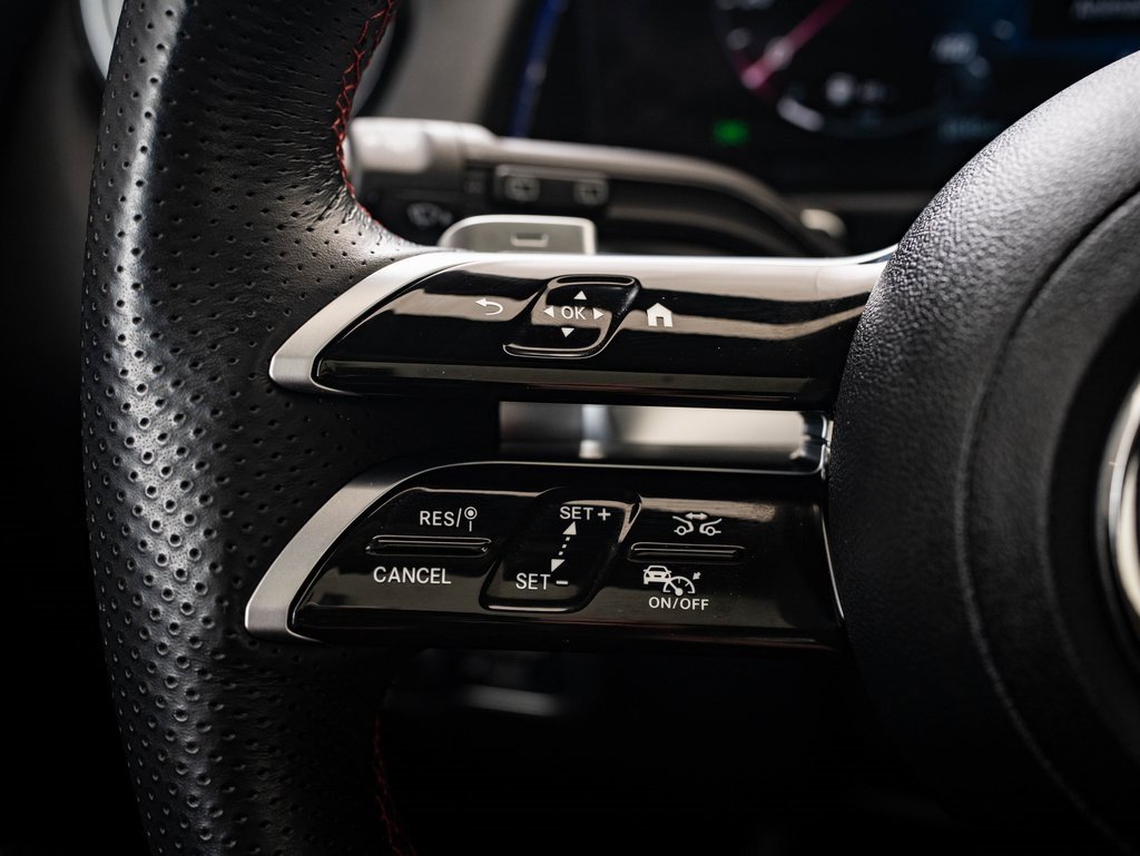 Used 2024 Mercedes-Benz GLB 250 4MATIC image 25