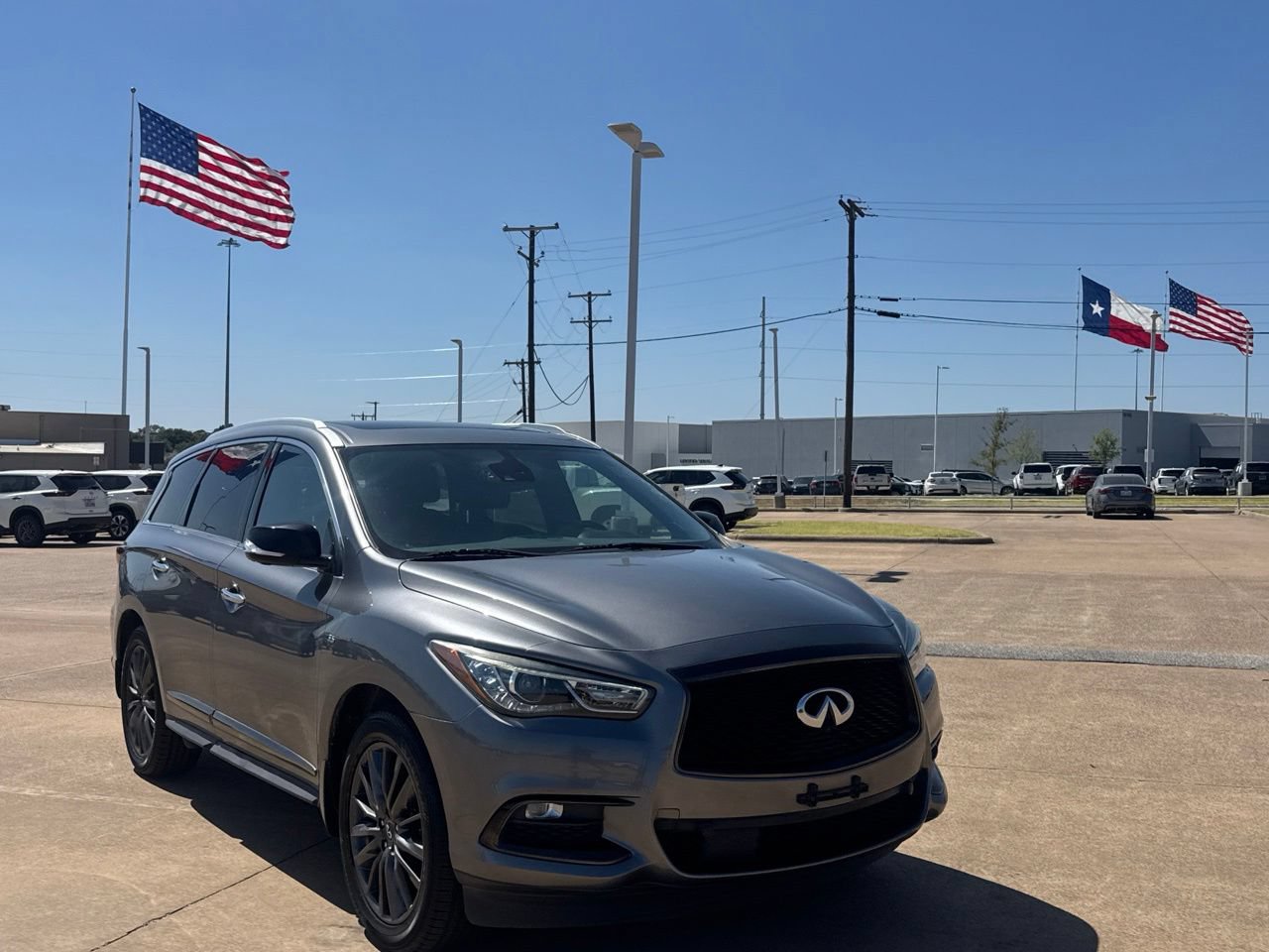 Used 2020 INFINITI QX60 Luxe w/ Edition 30 Essential Package FWD image 2