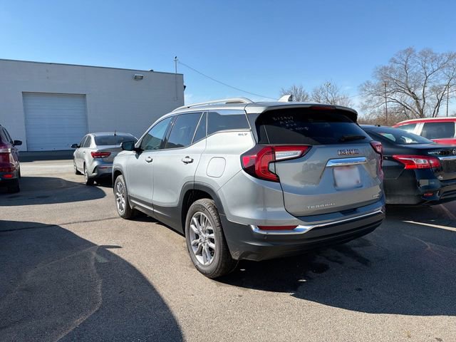 Certified 2024 GMC Terrain SLT w/ Infotainment Package II image 3