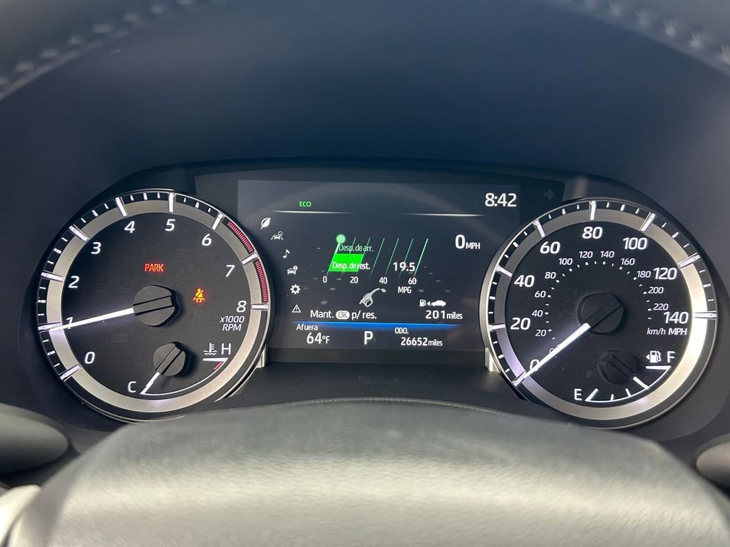 Used 2024 Toyota Highlander LE image 23