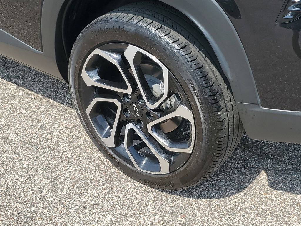 Certified 2024 Chevrolet Trax RS w/ Driver Confidence Package FWD image 35