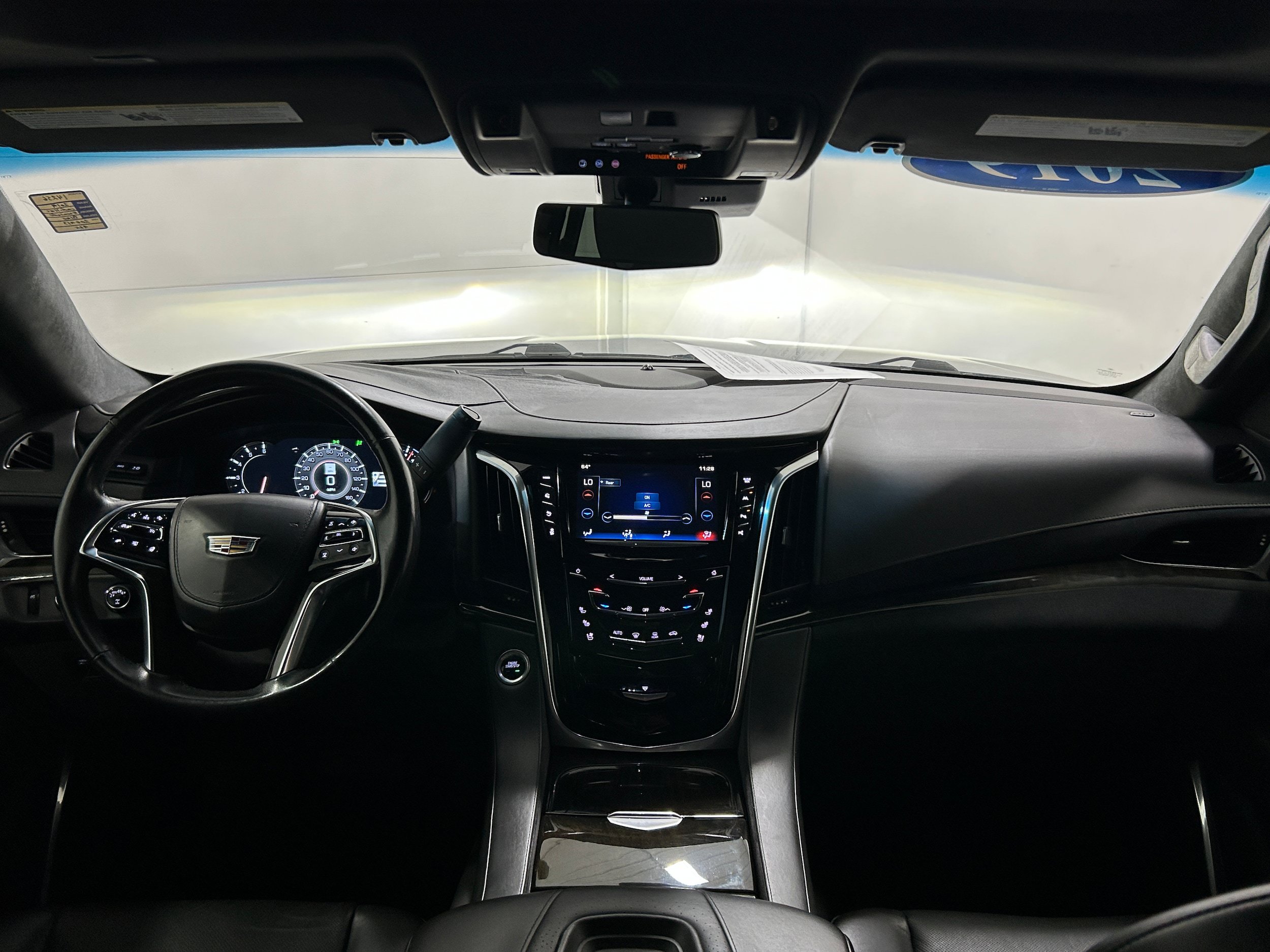 Used 2019 Cadillac Escalade ESV Platinum AWD/4WD image 17