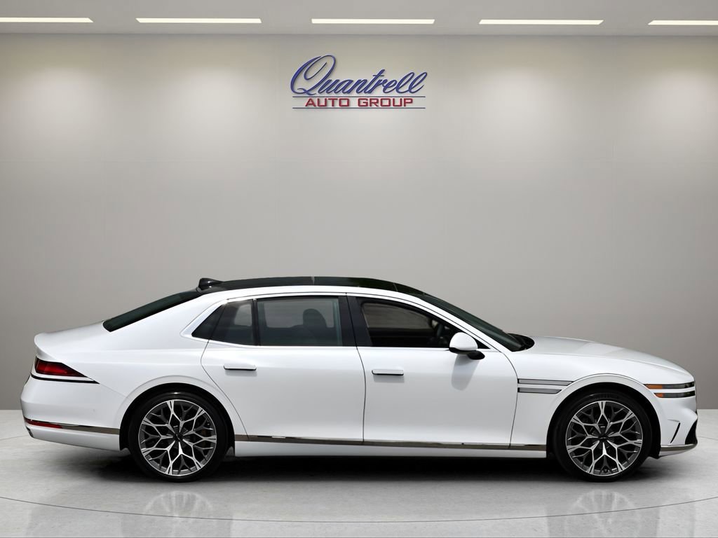 Used 2025 Genesis G90 3.5T AWD/4WD image 3