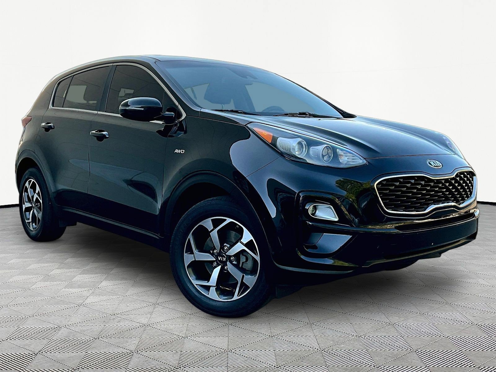 Used 2020 Kia Sportage LX w/ LX Popular Package AWD/4WD image 3