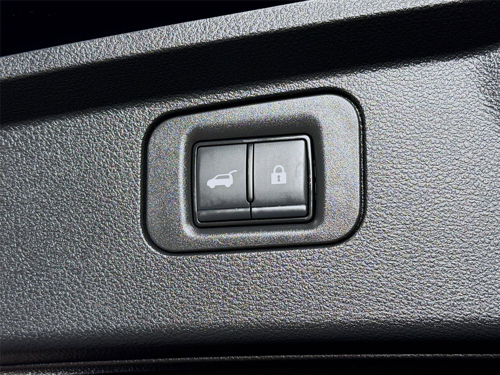 Used 2025 Nissan Armada SL w/ Captain's Chari Seat Package image 23