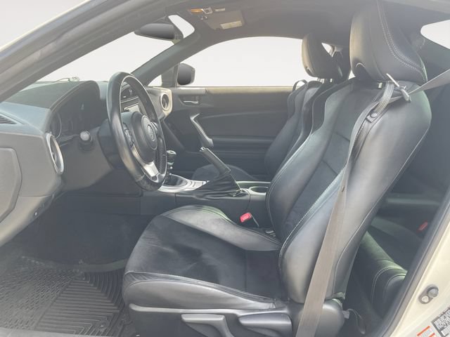 Used 2018 Toyota 86 RWD image 9
