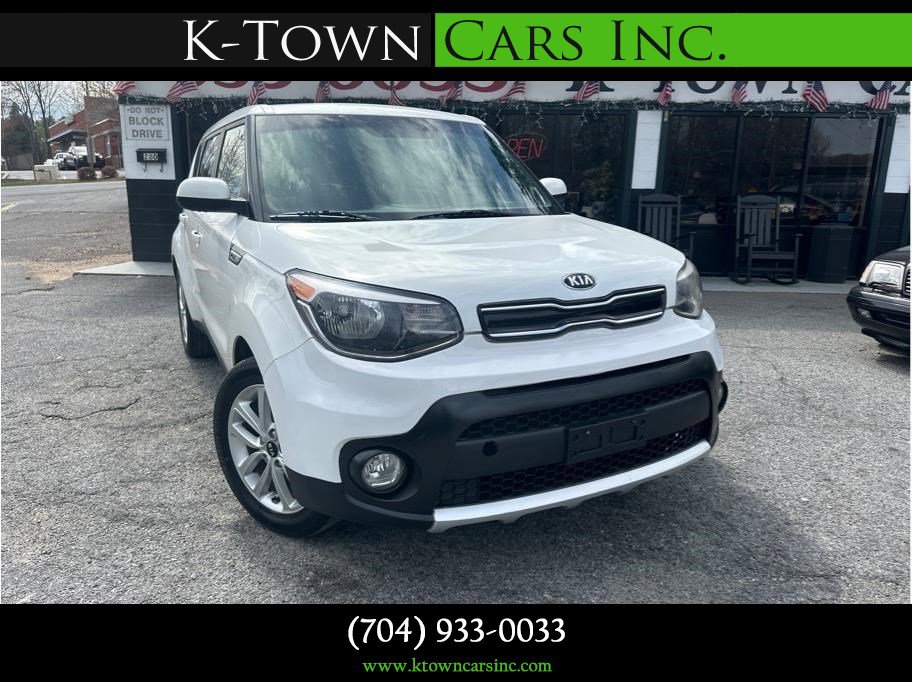 Used 2017 Kia Soul + image 1