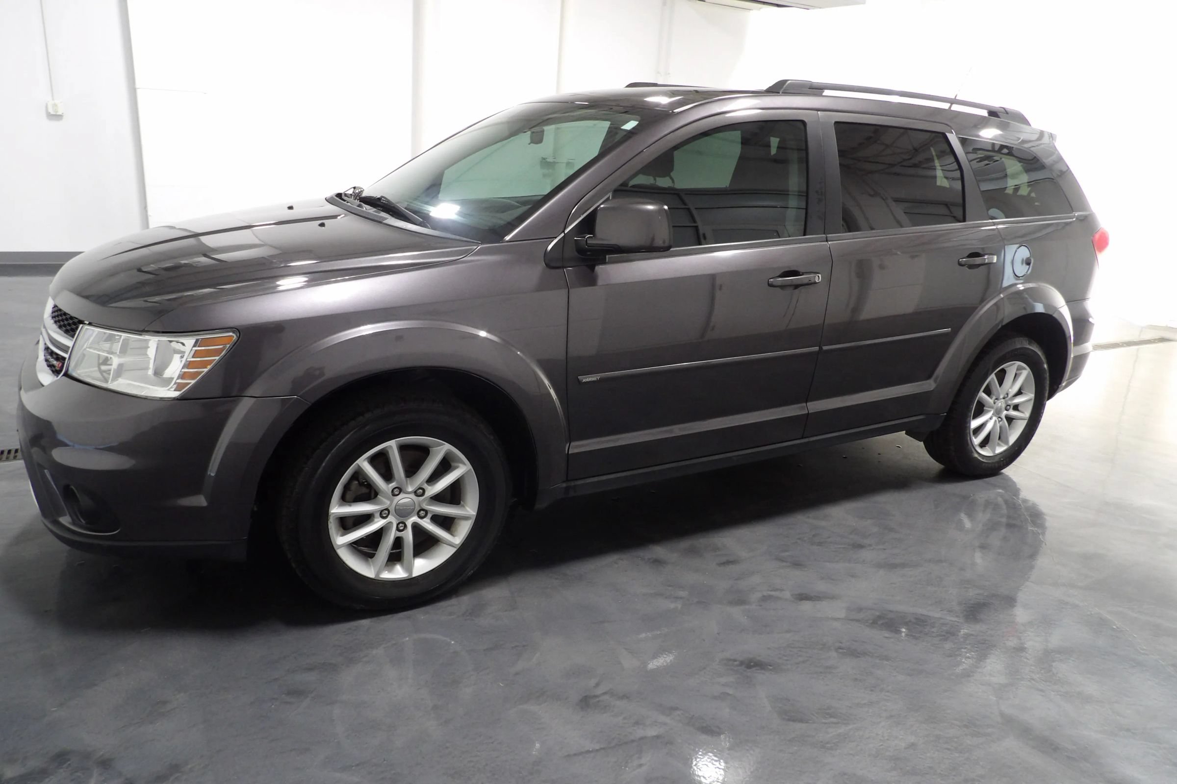 Used 2016 Dodge Journey SXT FWD image 4