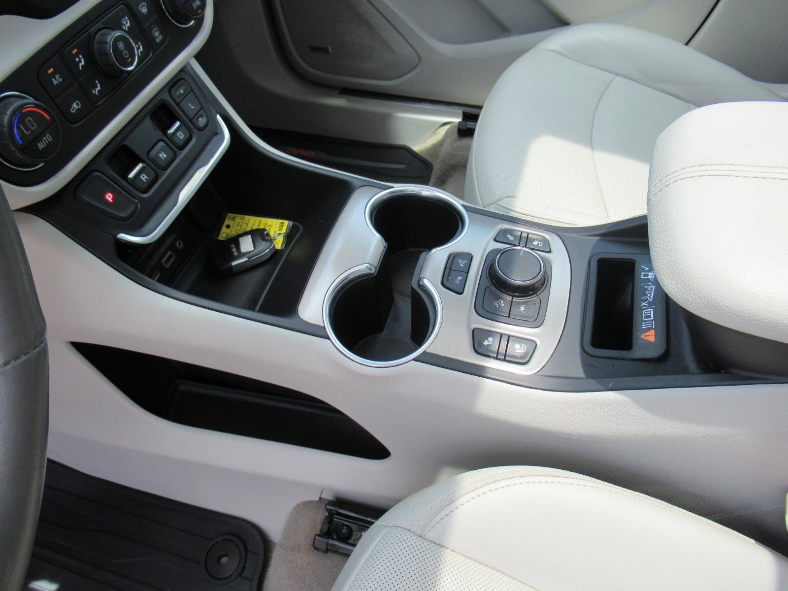 Used 2020 GMC Terrain Denali w/ Denali Premium Package FWD image 18