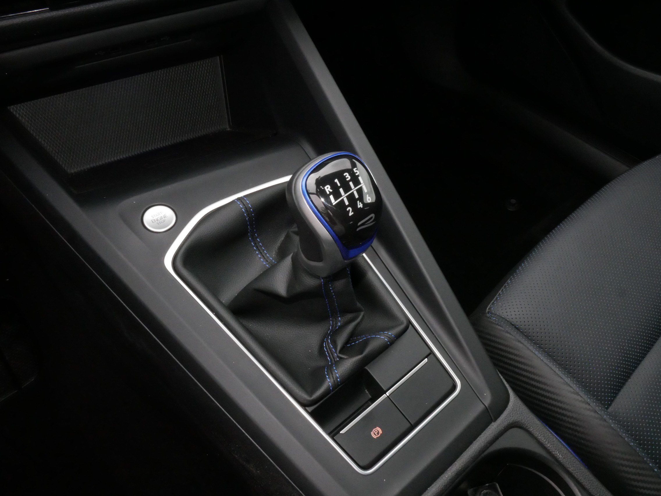 Certified 2022 Volkswagen Golf R AWD/4WD image 24