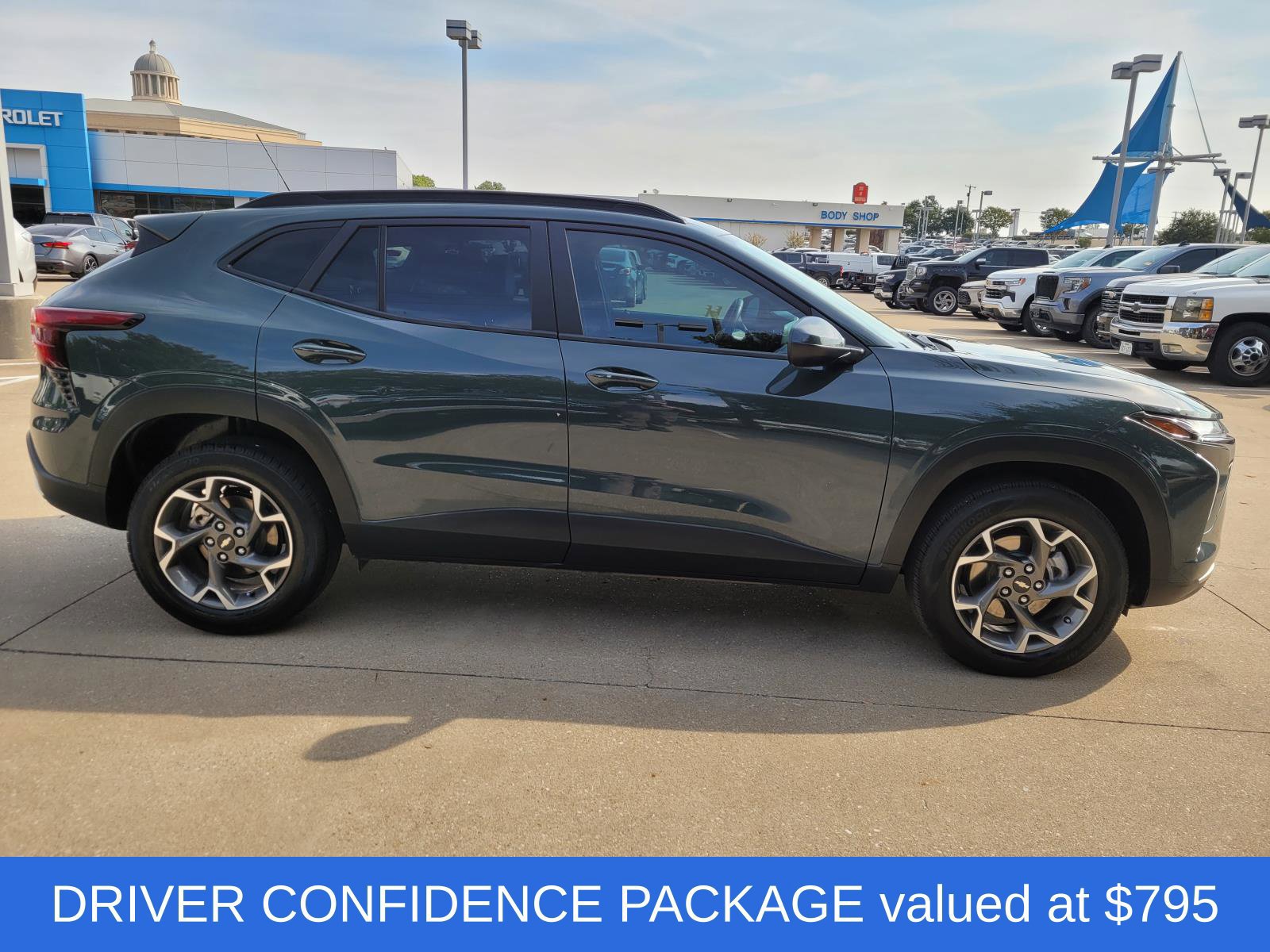 Used 2026 Chevrolet Trax LT w/ Driver Confidence Package FWD image 4