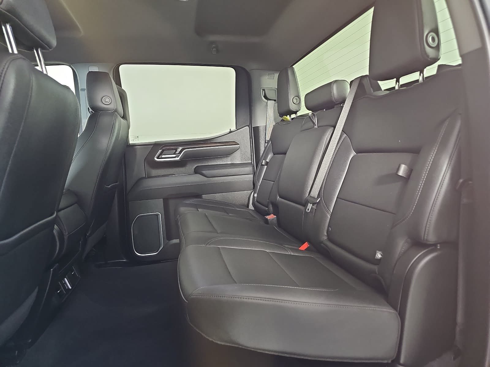 Used 2026 GMC Sierra 1500 SLT RWD image 11