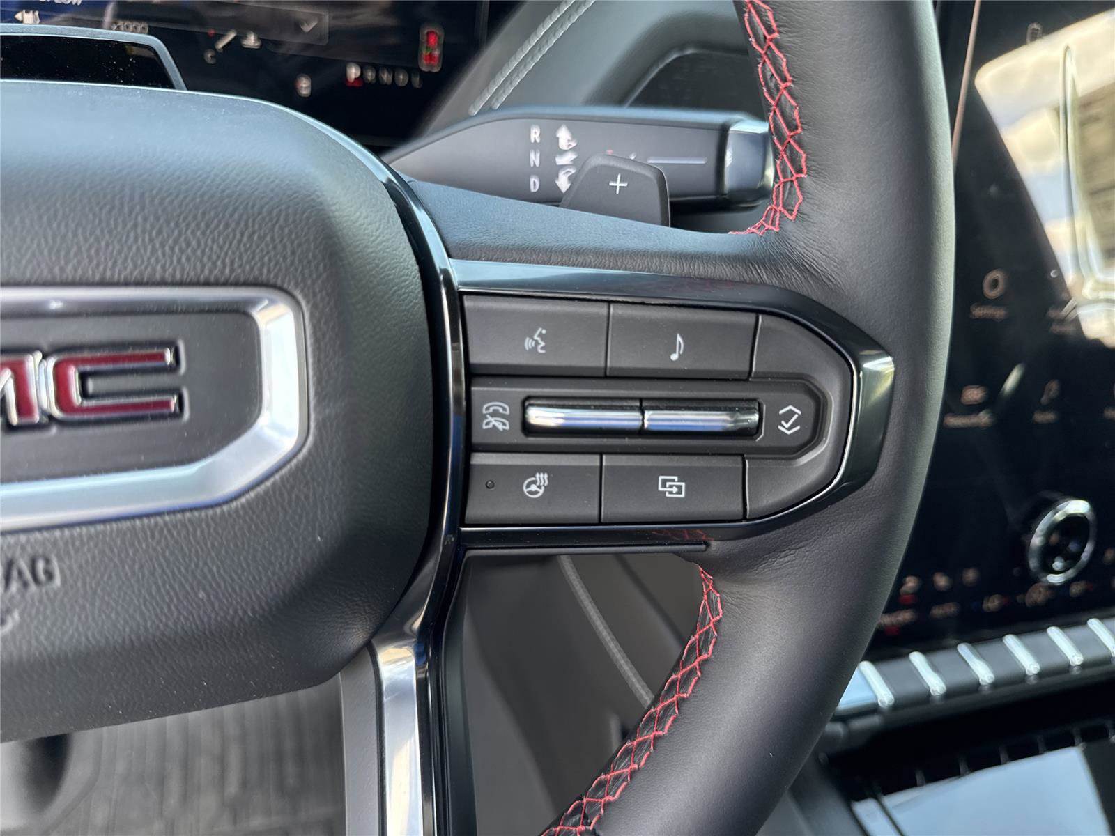 New 2026 GMC Yukon AT4 Ultimate w/ LPO, Floor Liner Package AWD/4WD image 29